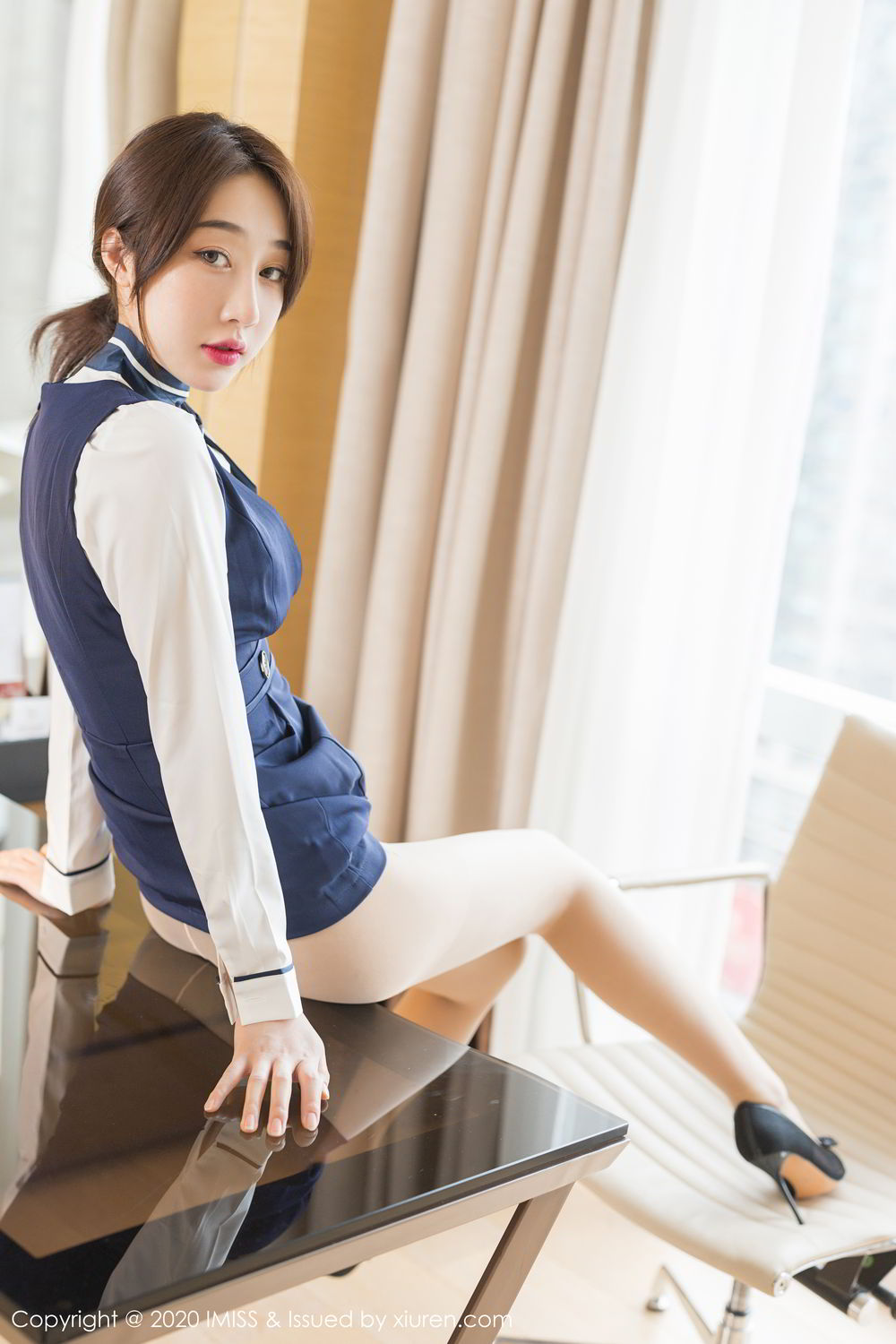 《爱蜜社 小九月(Xiao Jiu Yue) 制服写真 VOL.468》第30张,模特小九月(Xiao Jiu Yue),爱蜜社,制服主题,全套86张