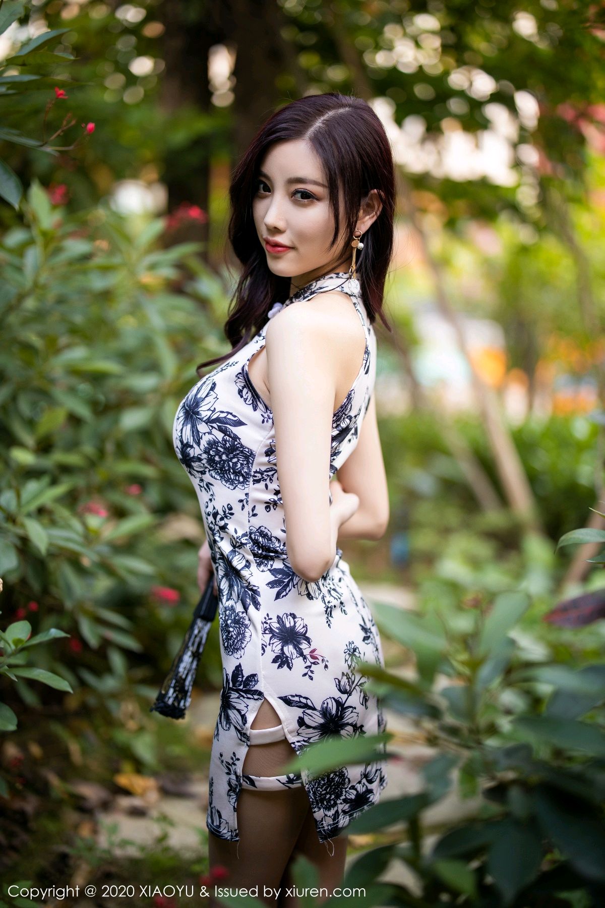 《语画界 杨晨晨 制服写真 VOL.318》第24张,模特杨晨晨,语画界,制服主题,全套98张