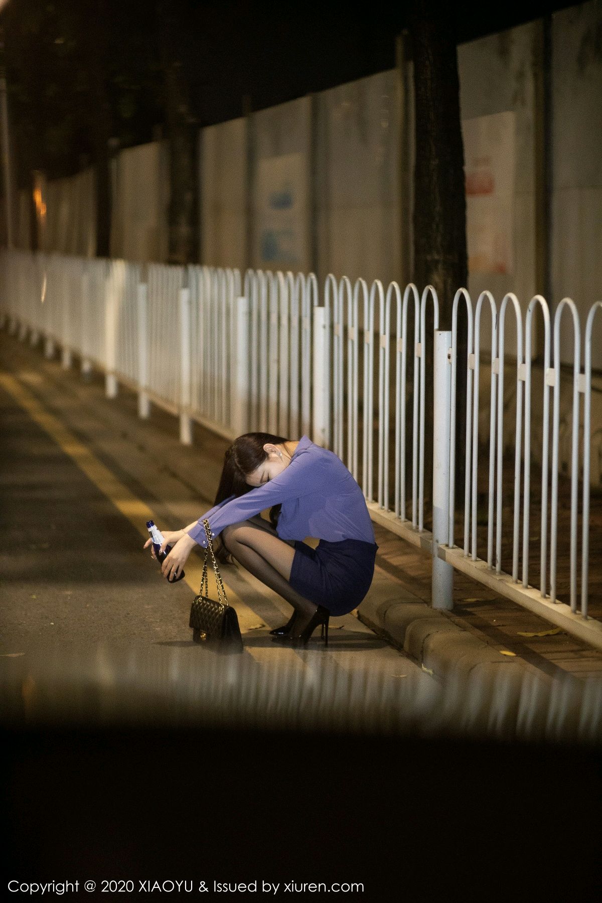 《语画界 杨晨晨 制服写真 VOL.323》第19张,模特杨晨晨,语画界,制服主题,全套87张