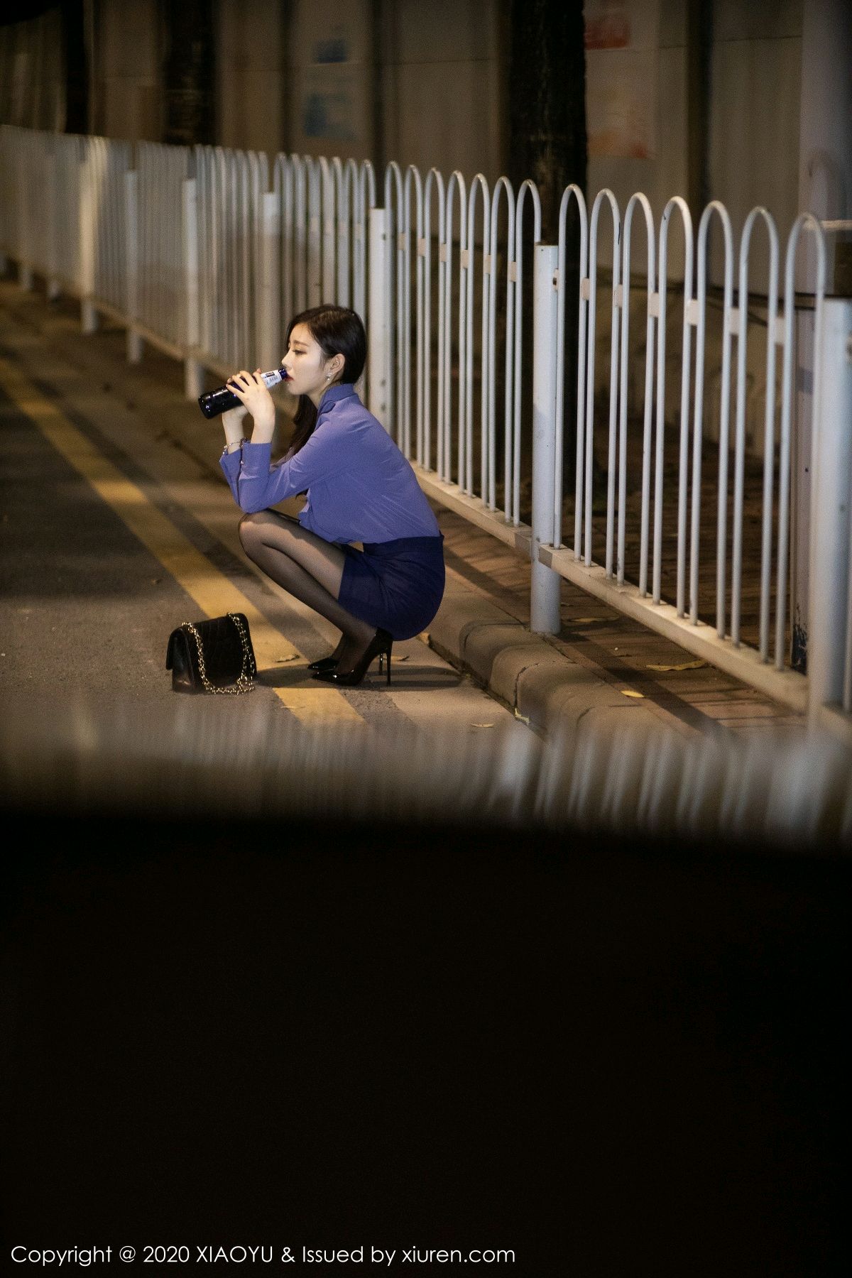 《语画界 杨晨晨 制服写真 VOL.323》第20张,模特杨晨晨,语画界,制服主题,全套87张