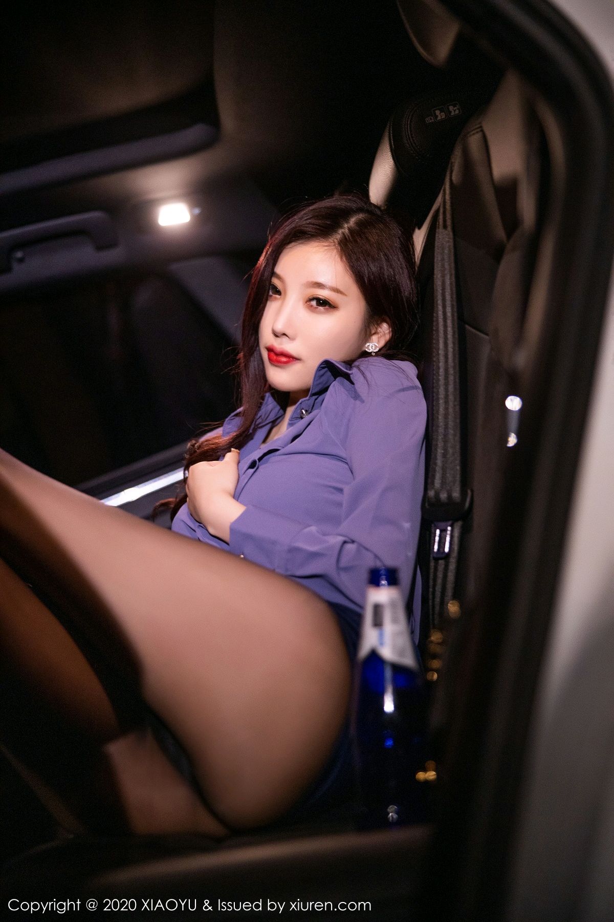 《语画界 杨晨晨 制服写真 VOL.323》第38张，模特杨晨晨，语画界，制服主题，全套87张