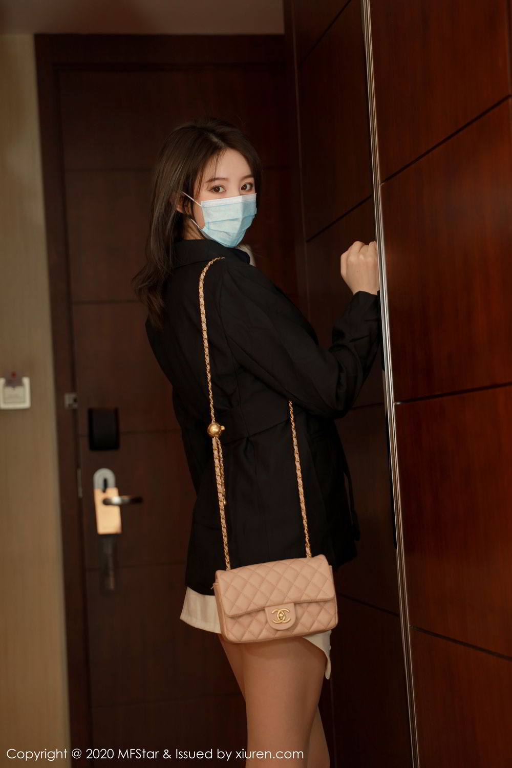 《MFStar yoo优优(Yoo You You) 制服写真 VOL.333》第17张,模特yoo优优(Yoo You You),mfstar,制服主题,全套57张