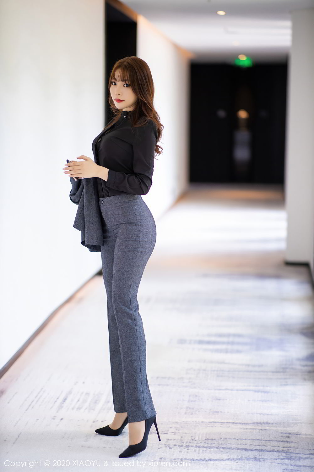 《语画界 芝芝Booty 制服写真 VOL.319》第6张,模特芝芝Booty,语画界,制服主题,全套95张