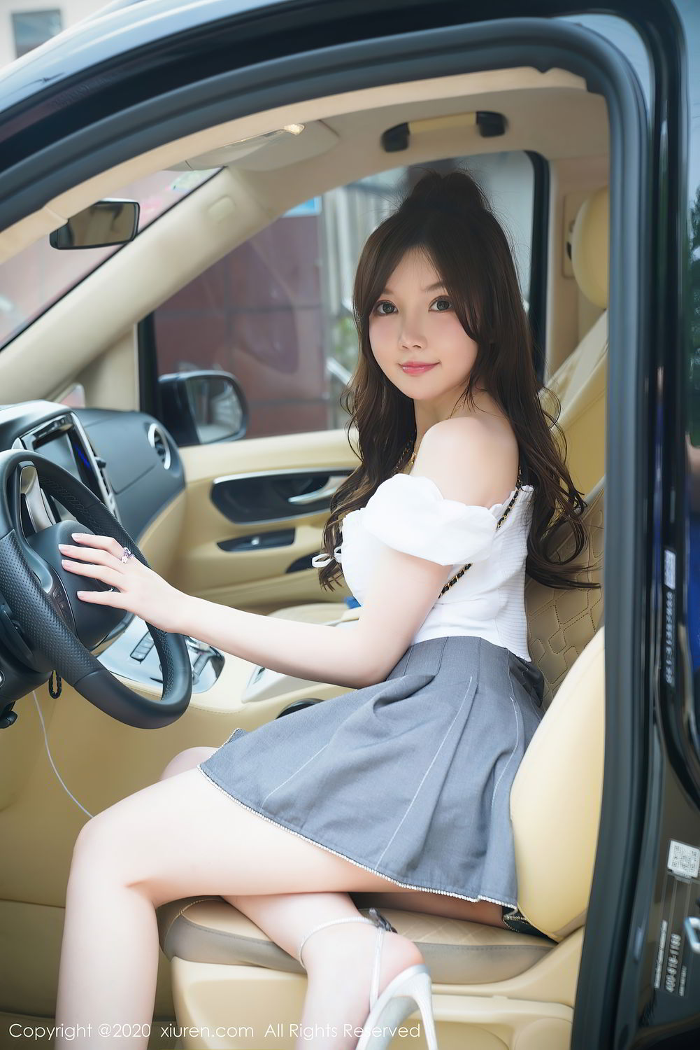 《秀人网 黄米妮 波涛胸涌写真 No.2408》第22张，模特黄米妮，秀人网，波涛胸涌主题，全套71张