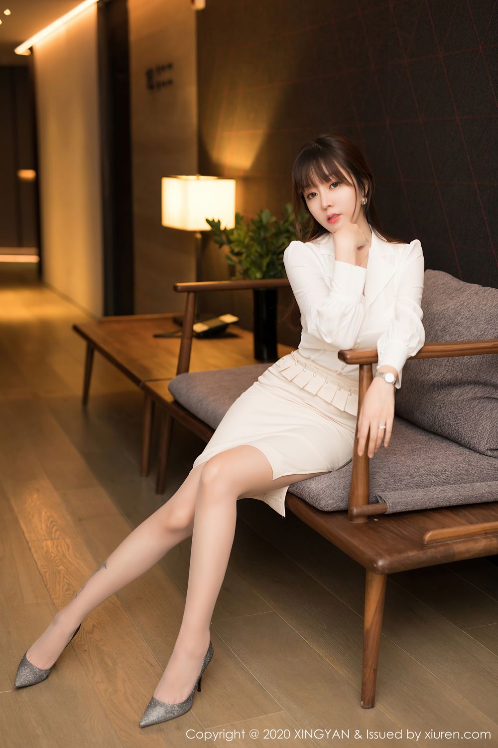 《秀人网 王语纯(王雨纯)、就是阿朱啊(Jiu Shi A Zhu) 制服写真 VOL.136》第3张,模特王语纯(王雨纯)、就是阿朱啊(Jiu Shi A Zhu),秀人网,制服主题,全套61张