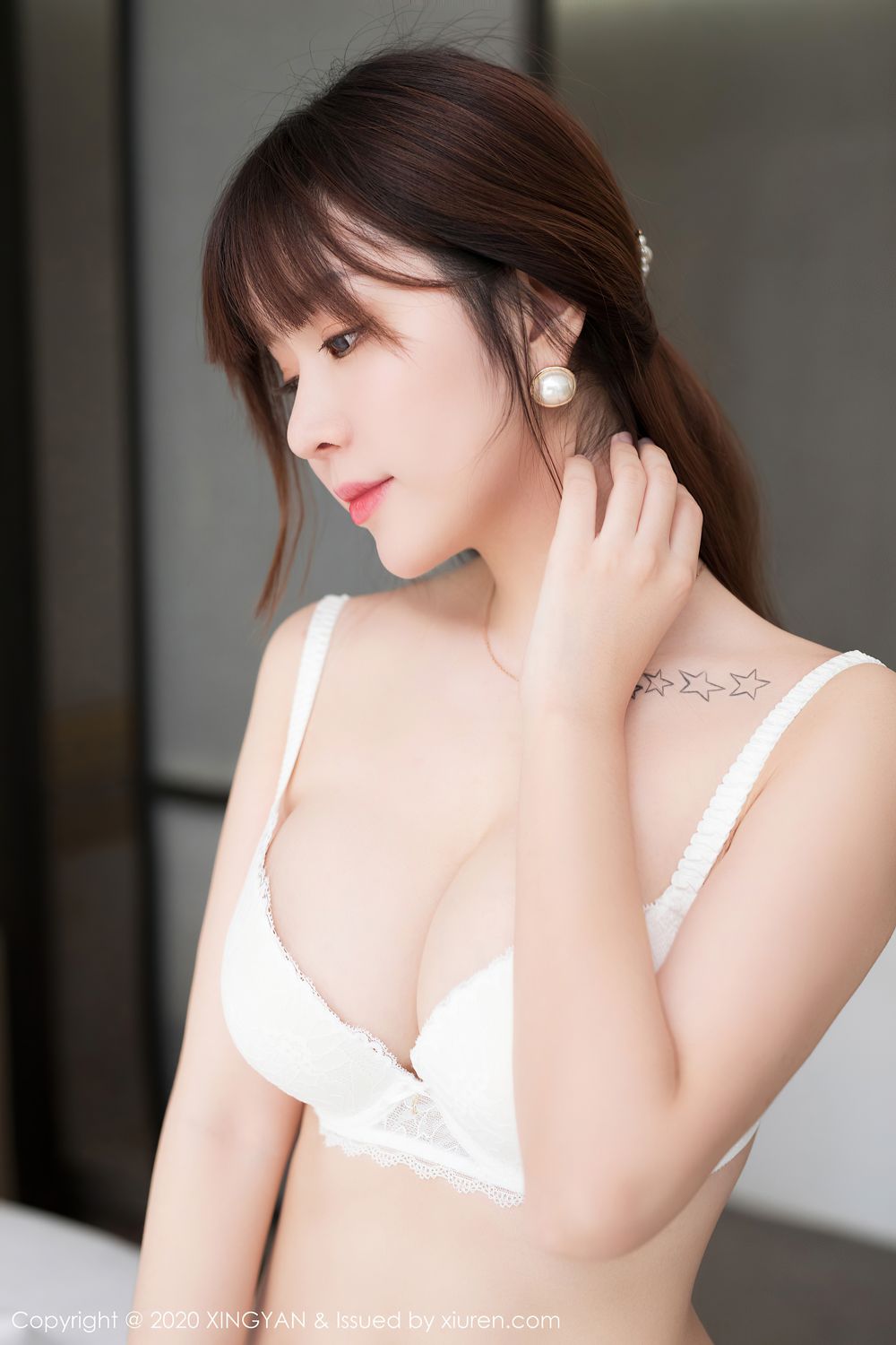 《秀人网 王语纯(王雨纯)、就是阿朱啊(Jiu Shi A Zhu) 制服写真 VOL.136》第49张,模特王语纯(王雨纯)、就是阿朱啊(Jiu Shi A Zhu),秀人网,制服主题,全套61张