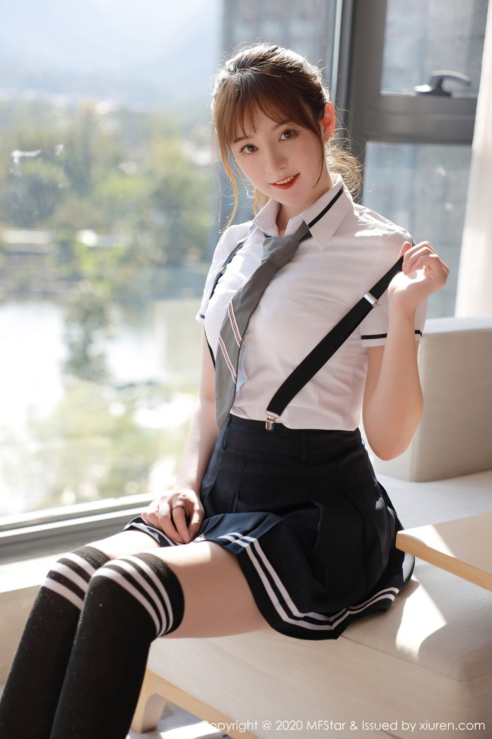《MFStar yoo优优(Yoo You You) 制服写真 VOL.390》第35张,模特yoo优优(Yoo You You),mfstar,制服主题,全套67张