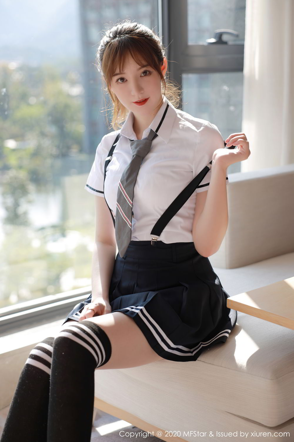 《MFStar yoo优优(Yoo You You) 制服写真 VOL.390》第36张,模特yoo优优(Yoo You You),mfstar,制服主题,全套67张
