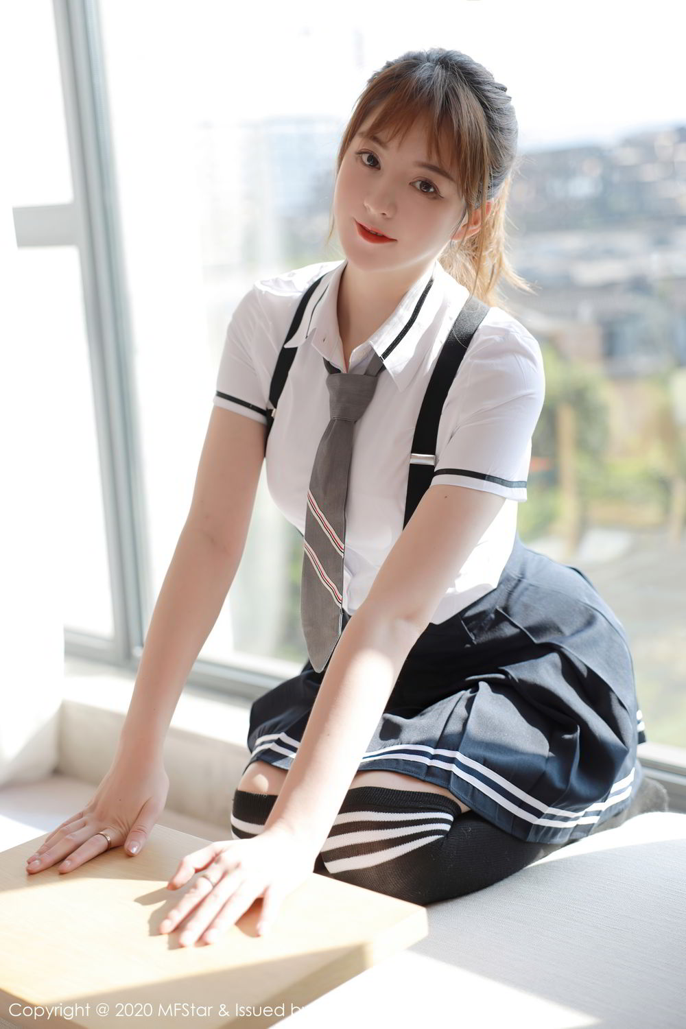 《MFStar yoo优优(Yoo You You) 制服写真 VOL.390》第39张,模特yoo优优(Yoo You You),mfstar,制服主题,全套67张
