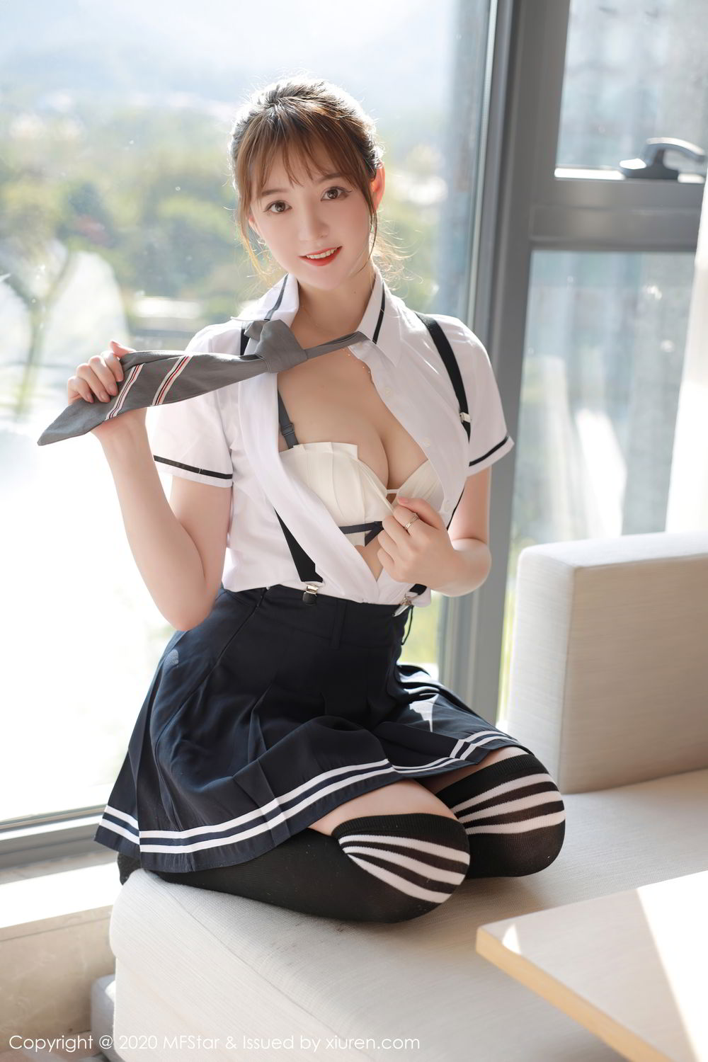 《MFStar yoo优优(Yoo You You) 制服写真 VOL.390》第43张,模特yoo优优(Yoo You You),mfstar,制服主题,全套67张