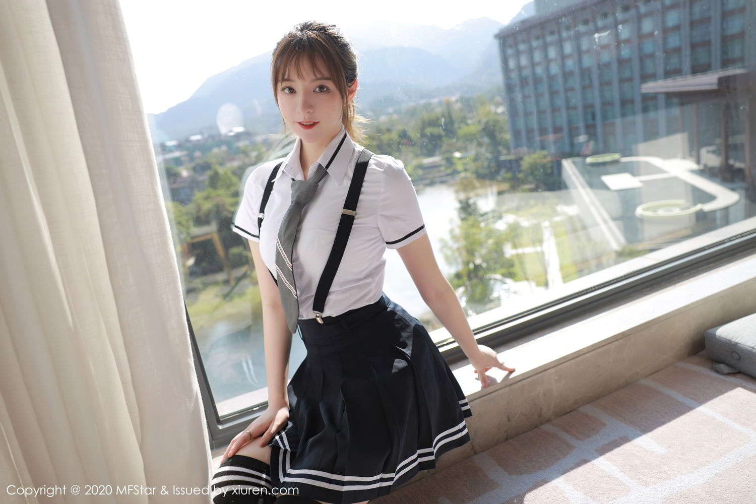 《MFStar yoo优优(Yoo You You) 制服写真 VOL.390》第66张，模特yoo优优(Yoo You You)，mfstar，制服主题，全套67张