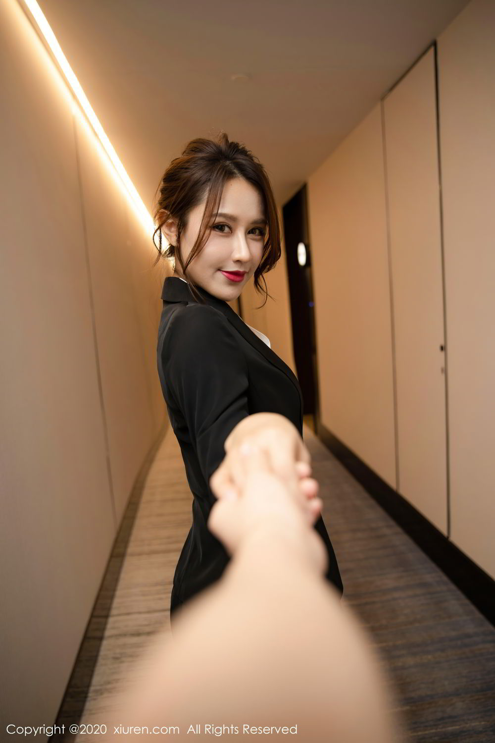 《秀人网 徐安安(Xu An An) 高清写真 No.2580》第14张，模特徐安安(Xu An An)，秀人网，全套86张