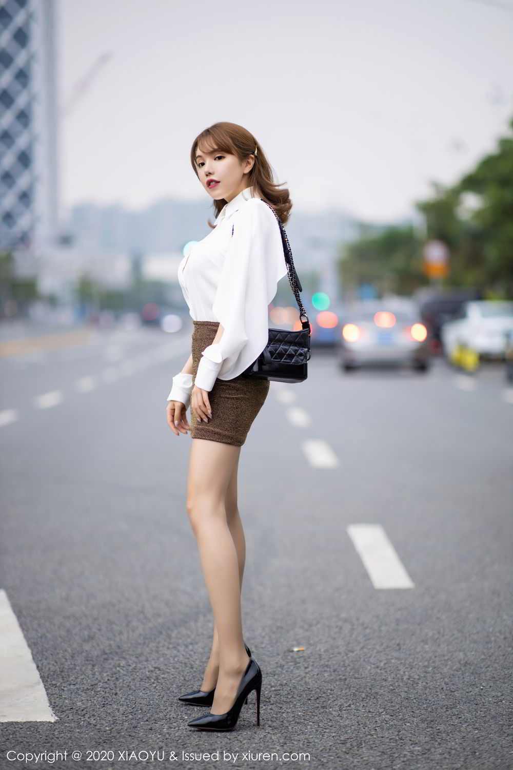 《语画界 ChristychristyFung(兔小兔) 制服写真 VOL.382》第25张,模特ChristychristyFung(兔小兔),语画界,制服主题,全套100张