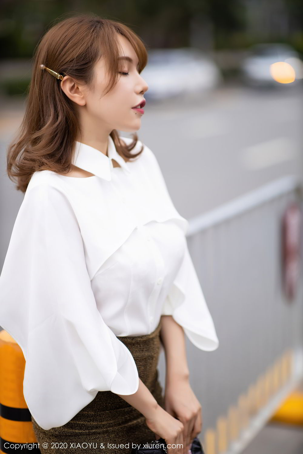 《语画界 ChristychristyFung(兔小兔) 制服写真 VOL.382》第26张,模特ChristychristyFung(兔小兔),语画界,制服主题,全套100张