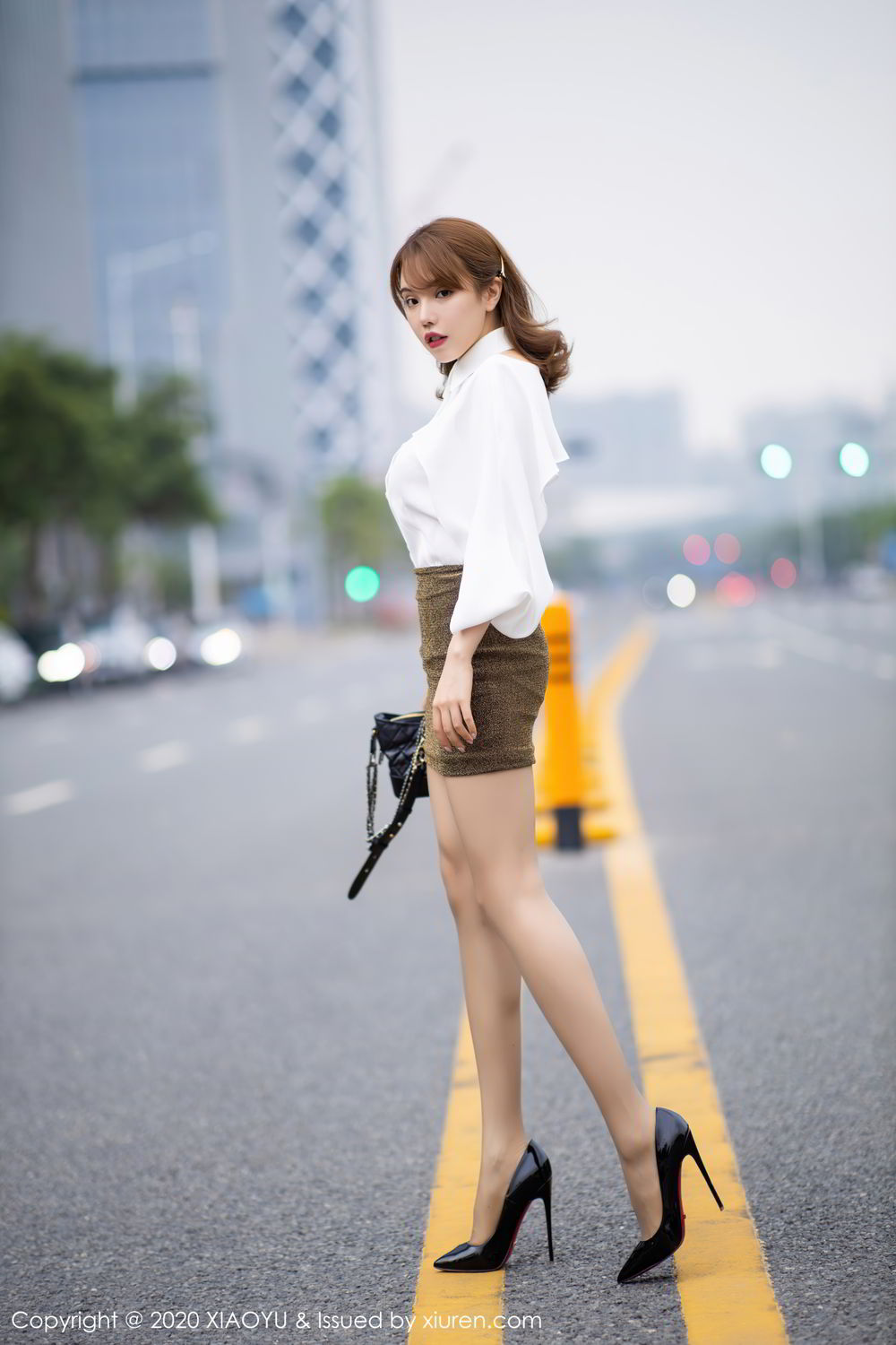 《语画界 ChristychristyFung(兔小兔) 制服写真 VOL.382》第69张,模特ChristychristyFung(兔小兔),语画界,制服主题,全套100张
