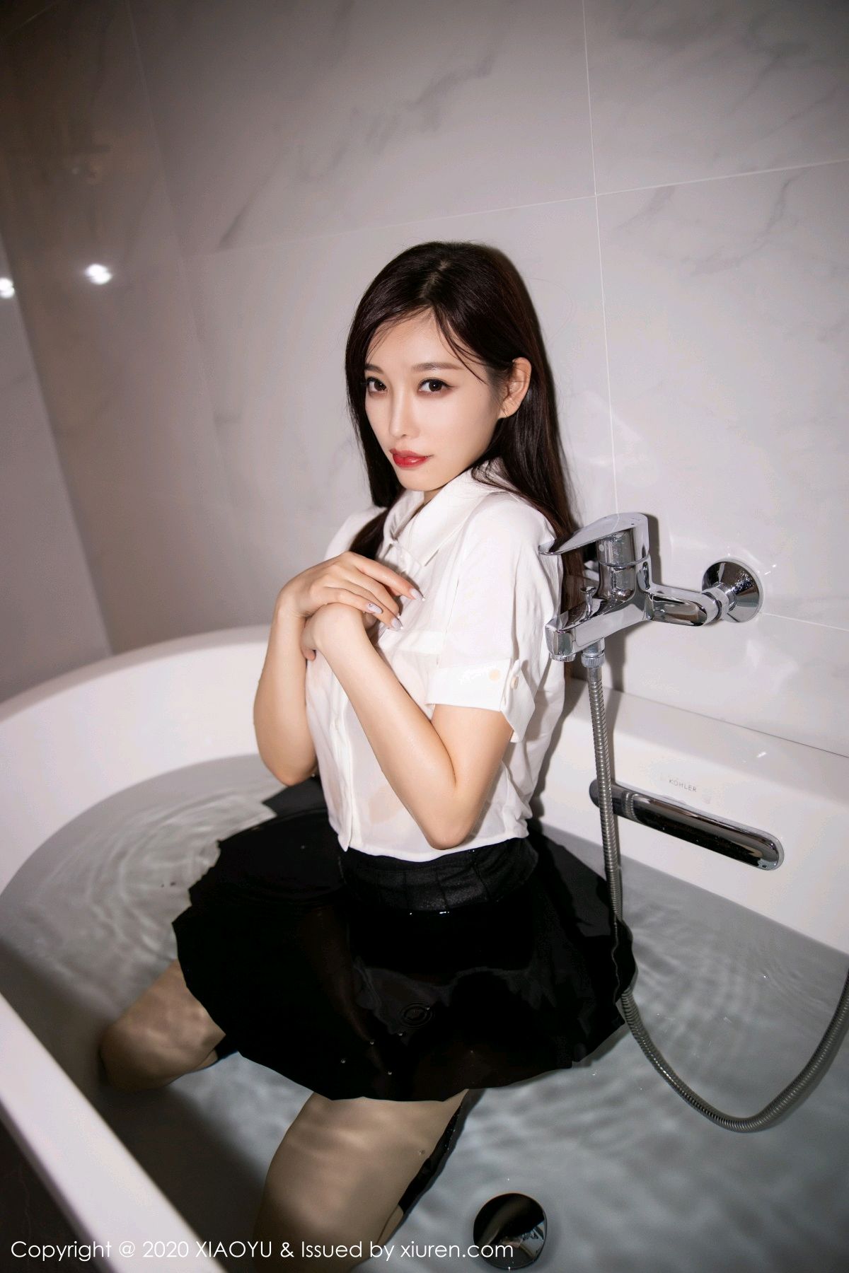 《语画界 杨晨晨 制服写真 VOL.418》第24张,模特杨晨晨,语画界,制服主题,全套52张