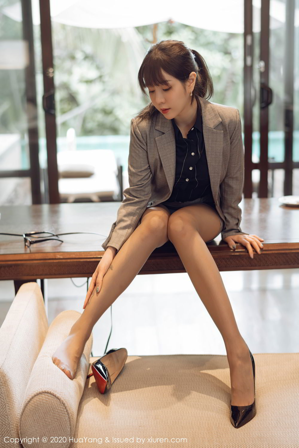 《花漾 王语纯(王雨纯) 制服写真 VOL.298》第3张,模特王语纯(王雨纯),花漾,制服主题,全套78张