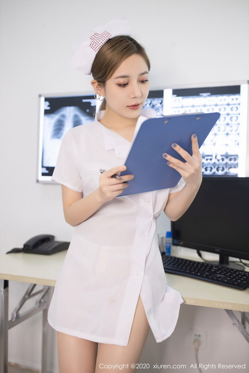 《秀人网 鱼子酱fish(Yu Zi Jiang Fish) 制服写真 No.2716》第34张,模特鱼子酱fish(Yu Zi Jiang Fish),秀人网,制服主题,全套81张