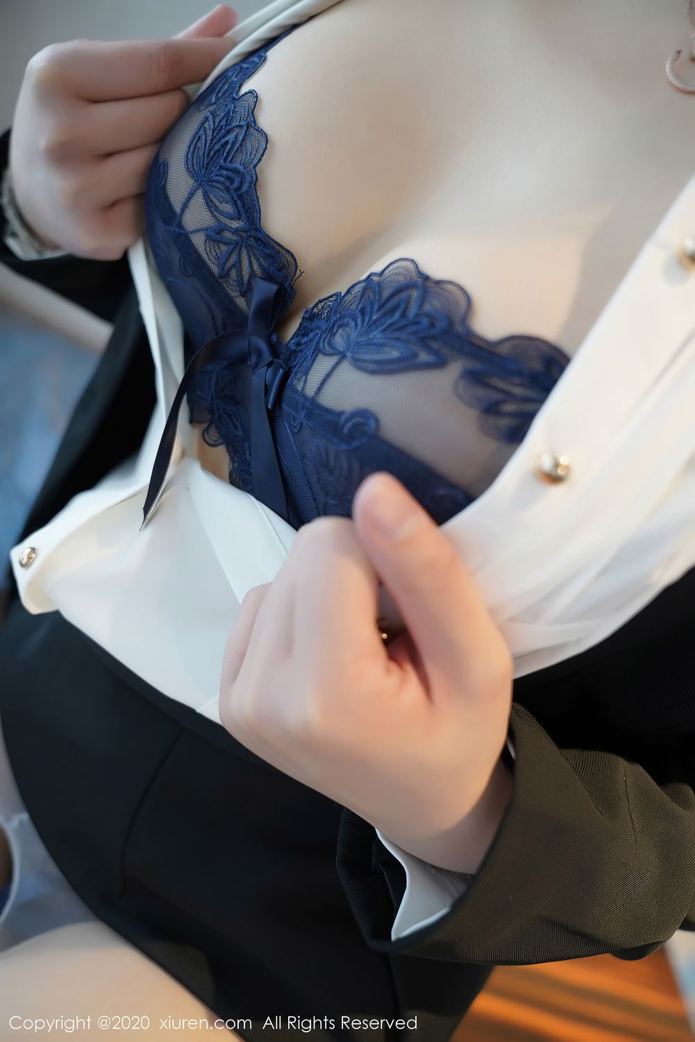 《秀人网 闵妮Mily 黑丝写真 No.2901》第34张,模特闵妮Mily,秀人网,黑丝主题,全套98张