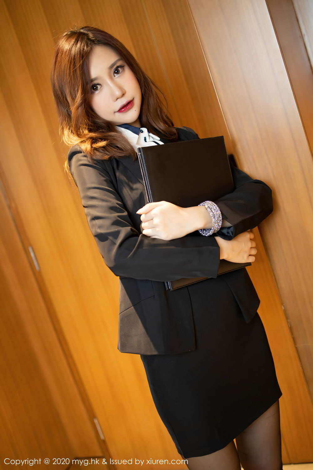 《MyGirl 綺裡嘉(绮里嘉) 制服写真 VOL.469》第11张,模特綺裡嘉(绮里嘉),mygirl,制服主题,全套73张
