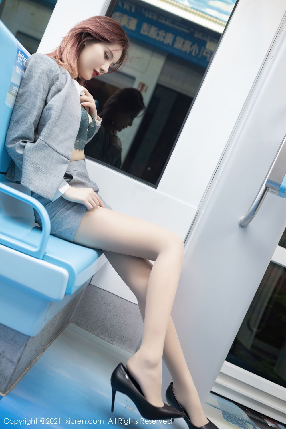 《秀人网 安然Maleah(An Ran Maleah)、就是阿朱啊(Jiu Shi A Zhu) 制服写真 No.2979》第20张,模特安然Maleah(An Ran Maleah)、就是阿朱啊(Jiu Shi A Zhu),秀人网,制服主题,全套58张