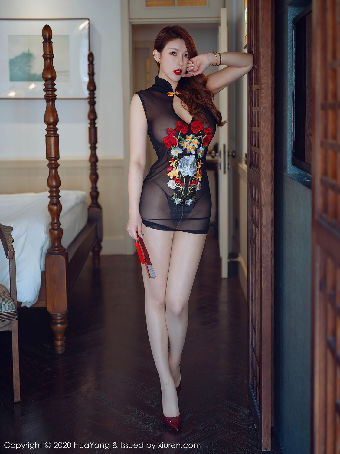 《花漾 Egg-尤妮丝 制服写真 VOL.333》第2张,模特Egg-尤妮丝,花漾,制服主题,全套54张