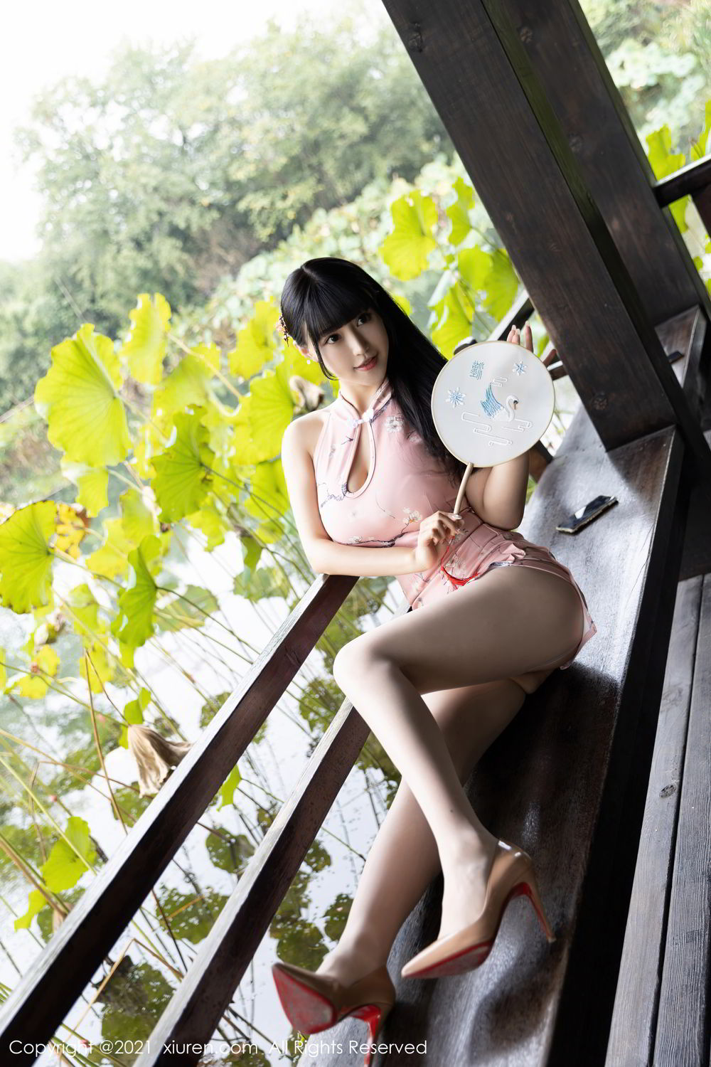 《秀人网 朱可(barbie可儿)、雪瑞Lisa(Lisa) 制服写真 VOL.3008》第21张,模特朱可(barbie可儿)、雪瑞Lisa(Lisa),秀人网,制服主题,全套60张