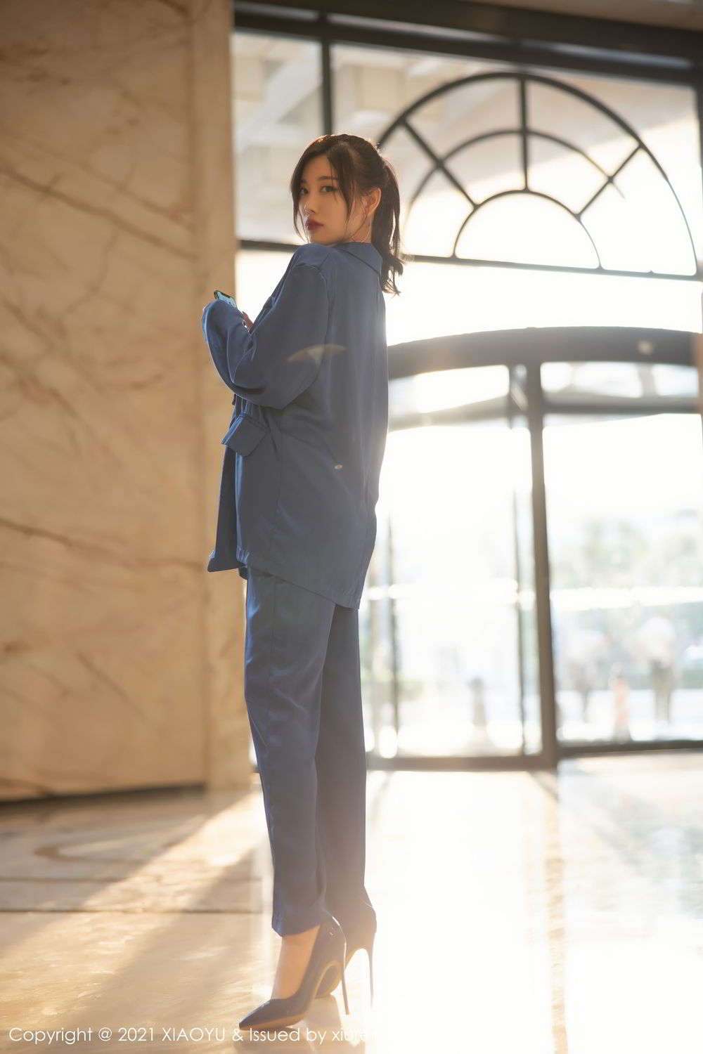 《语画界 杨晨晨 制服写真 VOL.467》第3张，模特杨晨晨，语画界，制服主题，全套98张