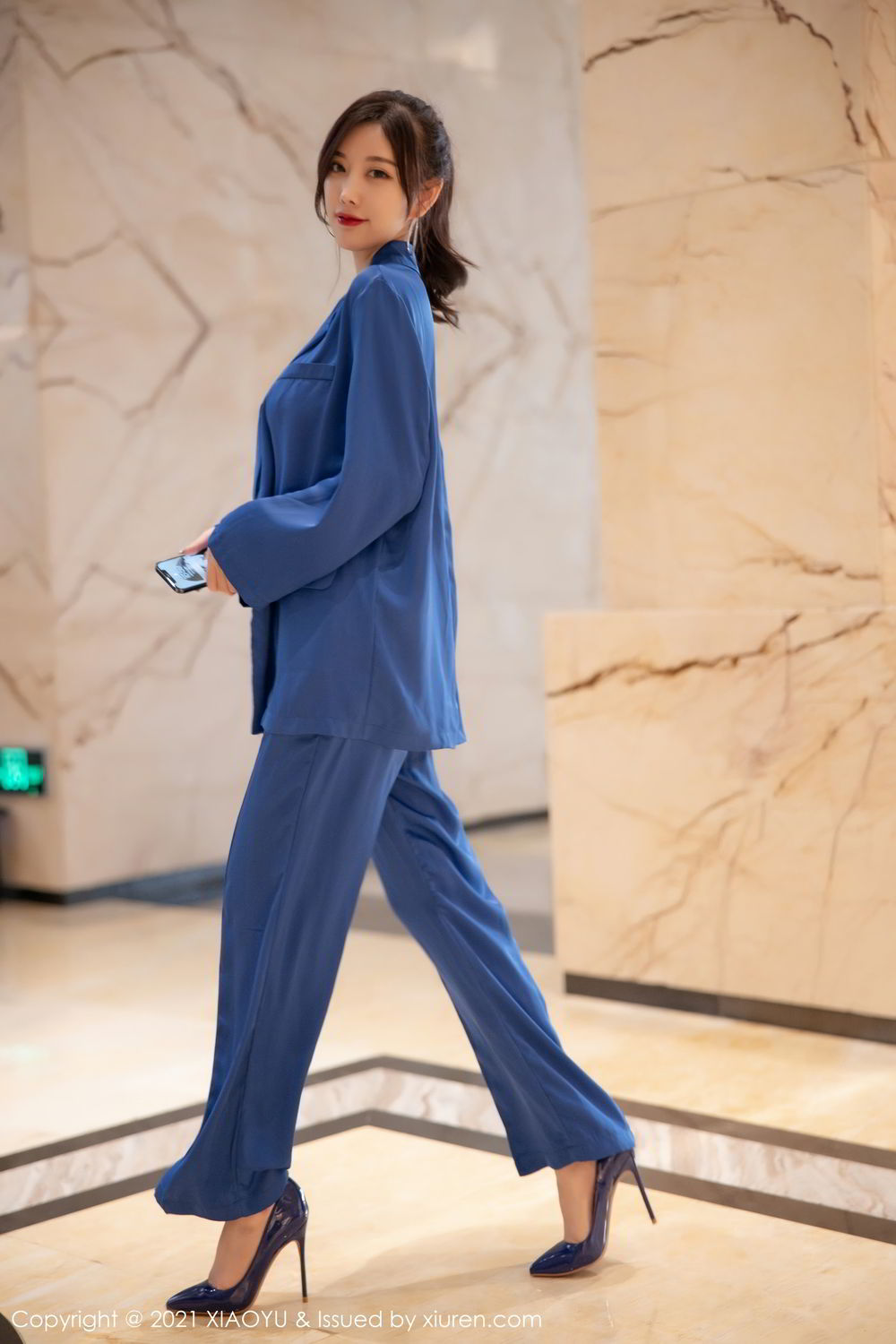 《语画界 杨晨晨 制服写真 VOL.467》第14张,模特杨晨晨,语画界,制服主题,全套98张