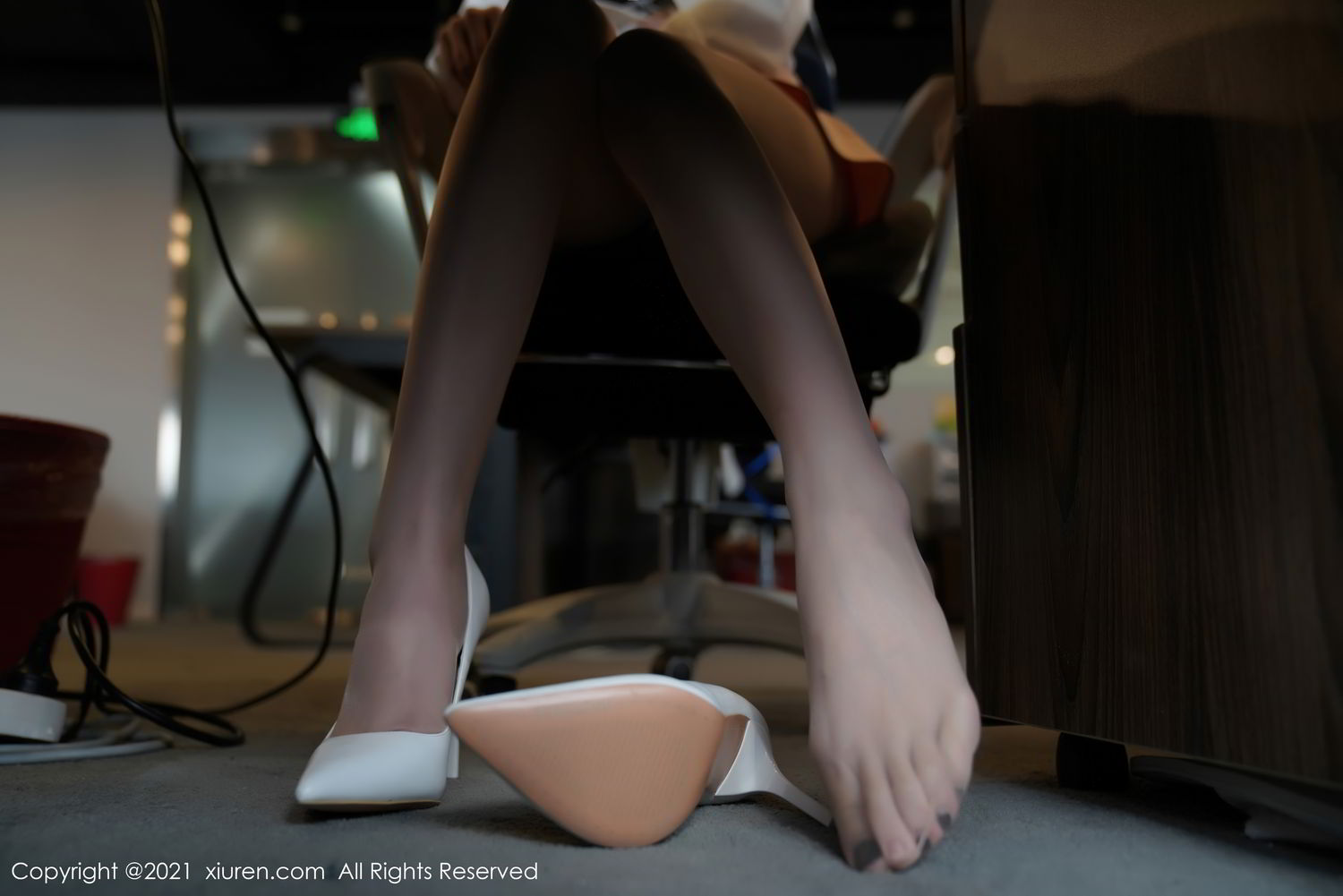 《秀人网 周于希dummy(Dummy Zhou) 制服写真 No.3046》第33张，模特周于希dummy(Dummy Zhou)，秀人网，制服主题，全套100张