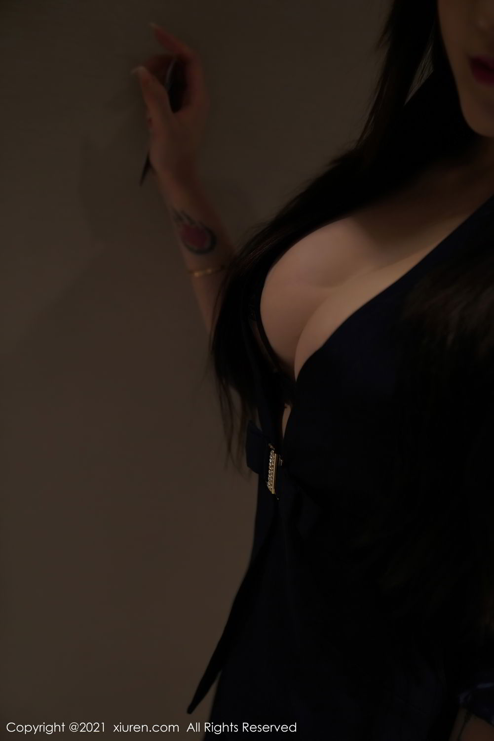 《秀人网 吴玉(玉兔miki) 黑丝写真 No.3043》第7张,模特吴玉(玉兔miki),秀人网,黑丝主题,全套74张