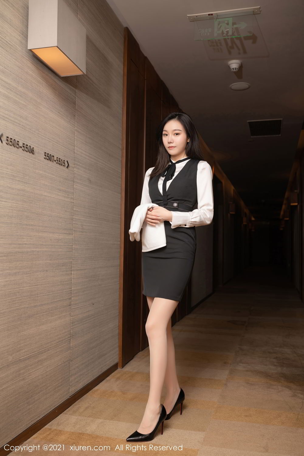 《秀人网 安然Maleah(An Ran Maleah) 制服写真 No.3042》第3张,模特安然Maleah(An Ran Maleah),秀人网,制服主题,全套86张