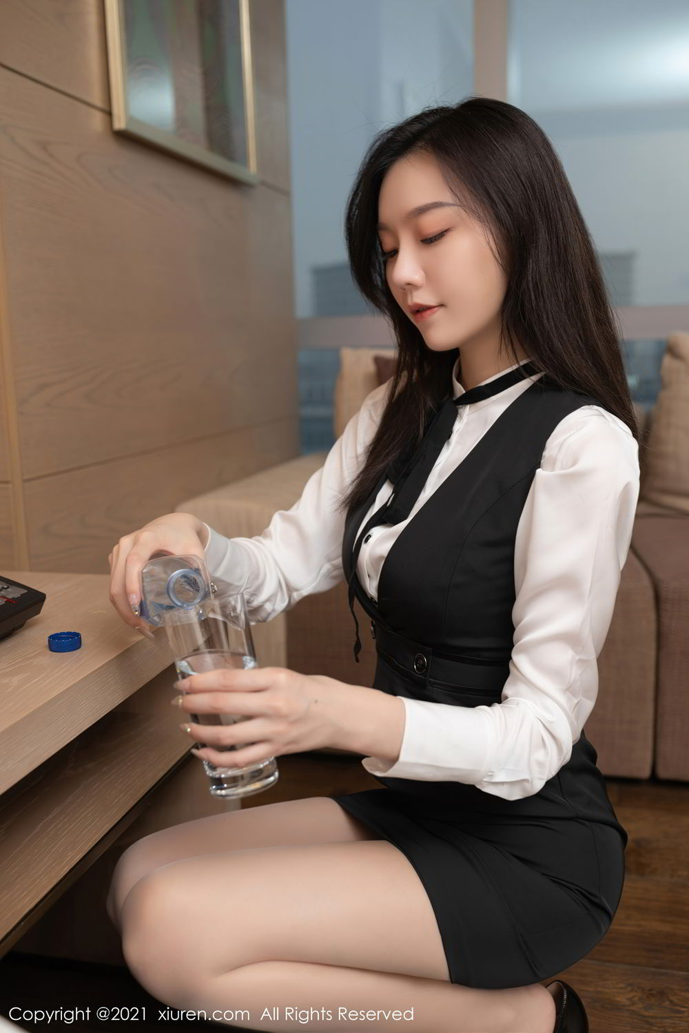 《秀人网 安然Maleah(An Ran Maleah) 制服写真 No.3042》第27张,模特安然Maleah(An Ran Maleah),秀人网,制服主题,全套86张