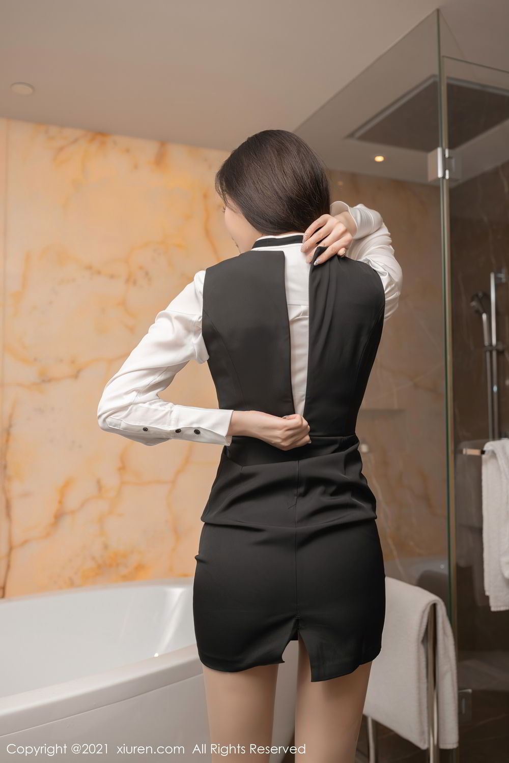 《秀人网 安然Maleah(An Ran Maleah) 制服写真 No.3042》第41张,模特安然Maleah(An Ran Maleah),秀人网,制服主题,全套86张