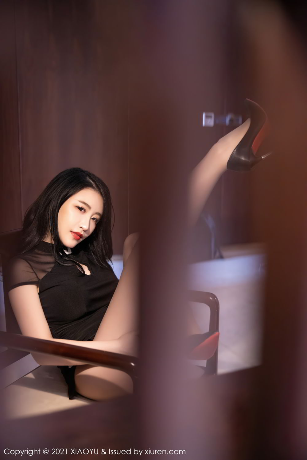 《语画界 谢芷馨(Sindy) 制服写真 VOL.476》第24张,模特谢芷馨(Sindy),语画界,制服主题,全套52张