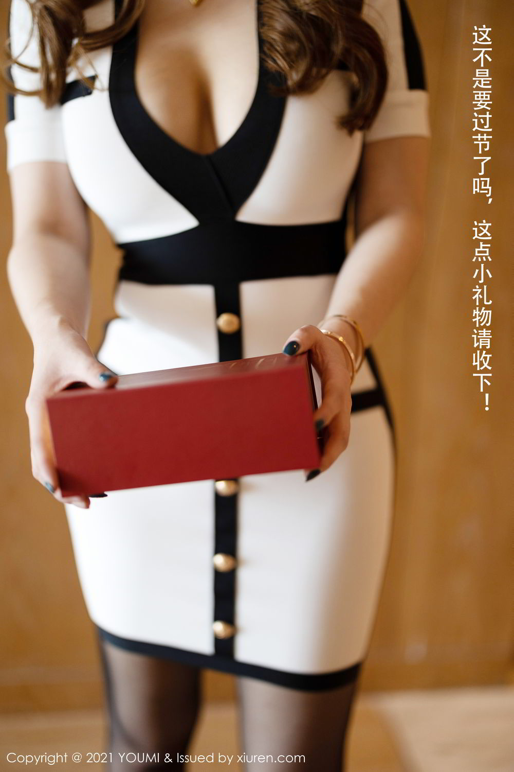 《尤蜜荟 张茜 制服写真 VOL.605》第13张,模特张茜,尤蜜荟,制服主题,全套100张