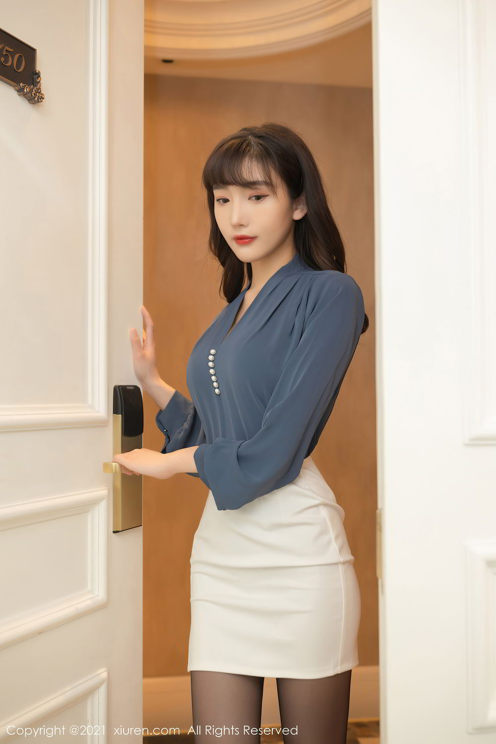 《秀人网 陆萱萱(Lu Xuan Xuan) 黑丝写真 No.3246》第10张，模特陆萱萱(Lu Xuan Xuan)，秀人网，黑丝主题，全套81张