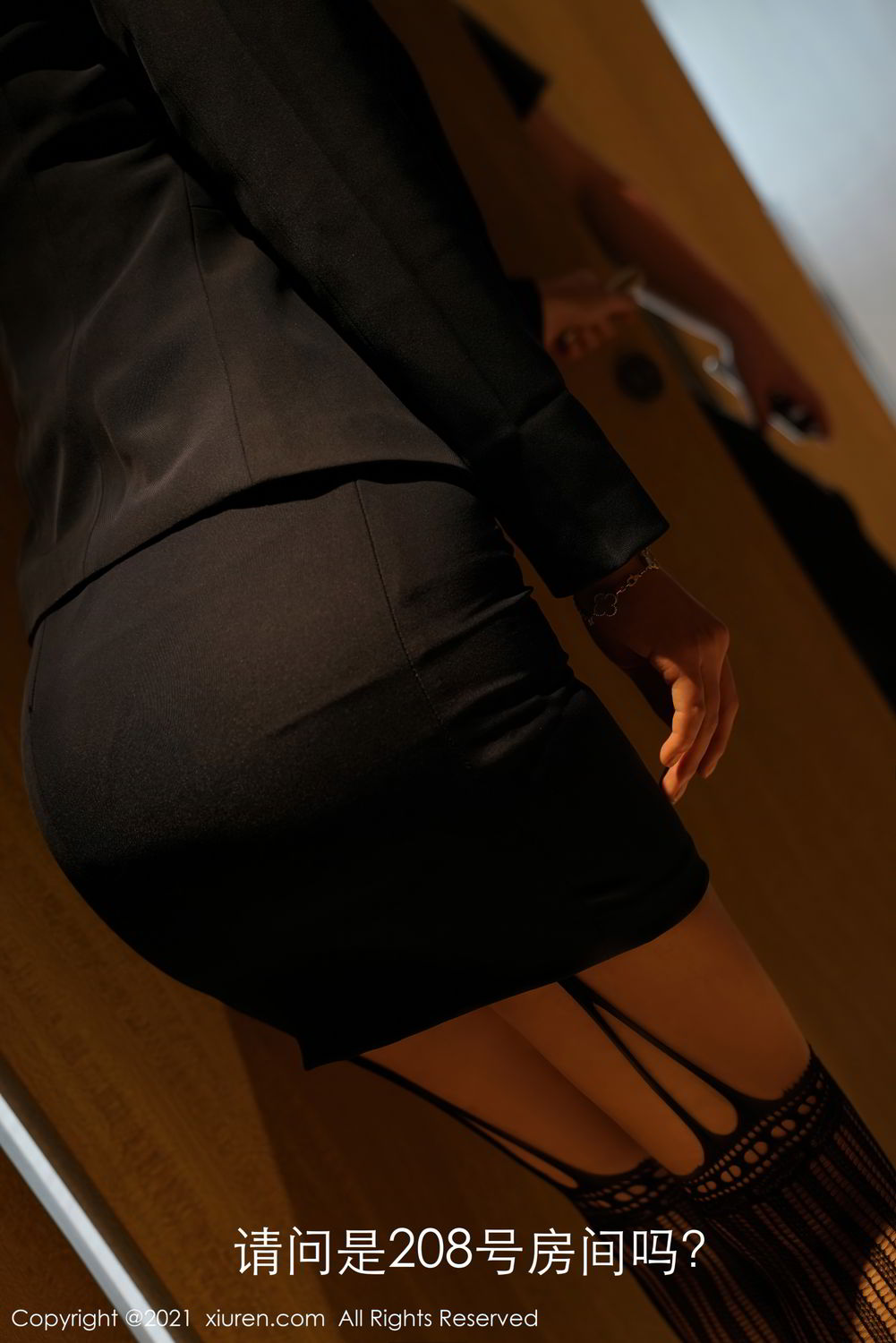 《秀人网 晓鱼酱 制服写真 VOL.3221》第3张,模特晓鱼酱,秀人网,制服主题,全套99张