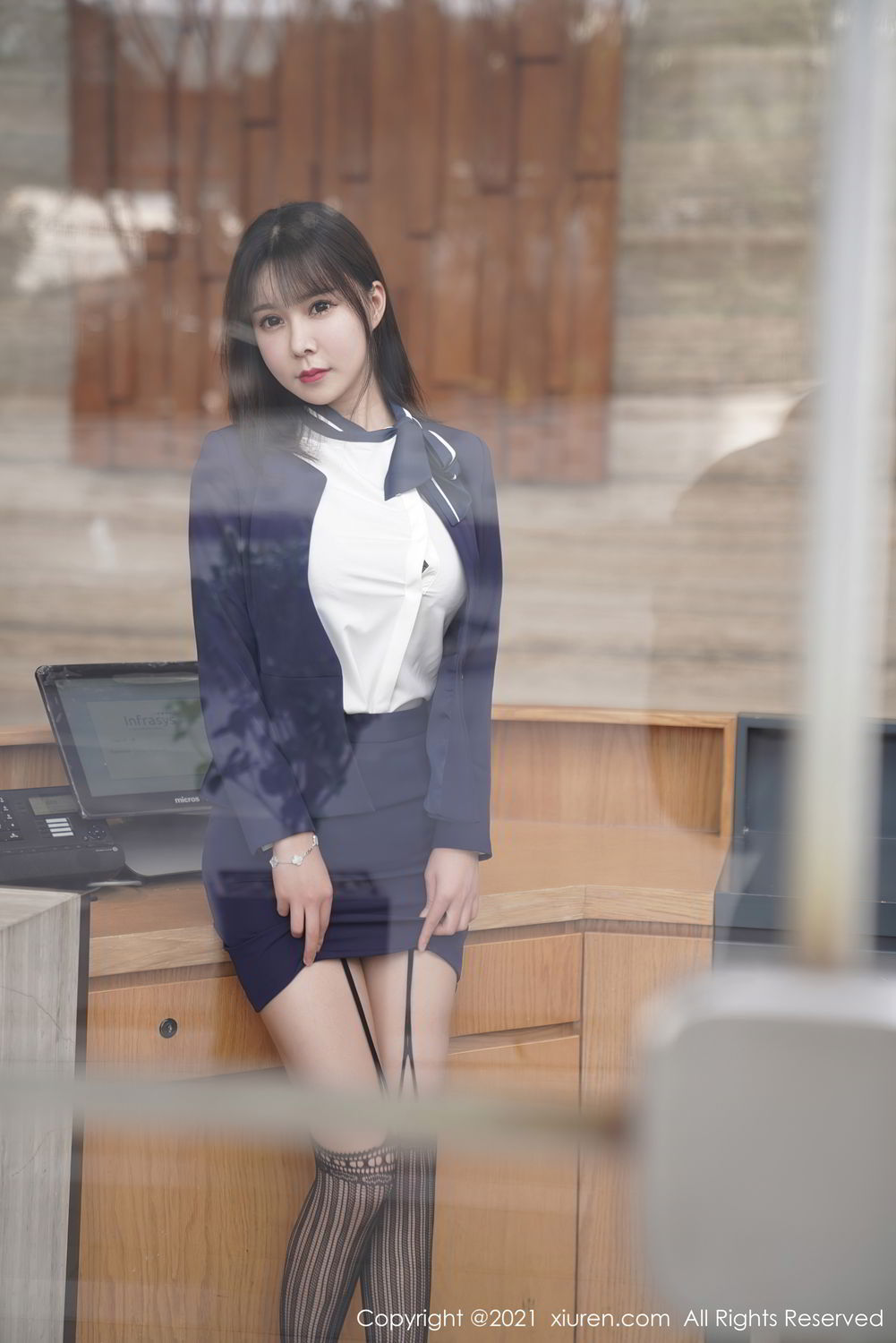 《秀人网 晓鱼酱 制服写真 VOL.3221》第25张,模特晓鱼酱,秀人网,制服主题,全套99张