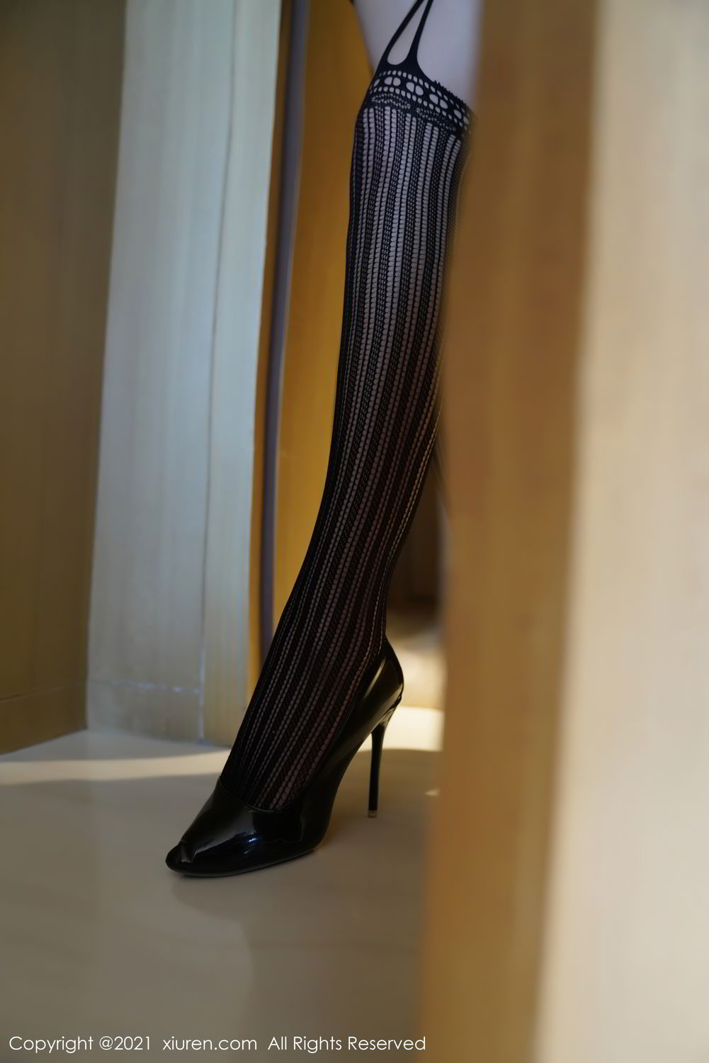 《秀人网 晓鱼酱 制服写真 VOL.3221》第32张,模特晓鱼酱,秀人网,制服主题,全套99张
