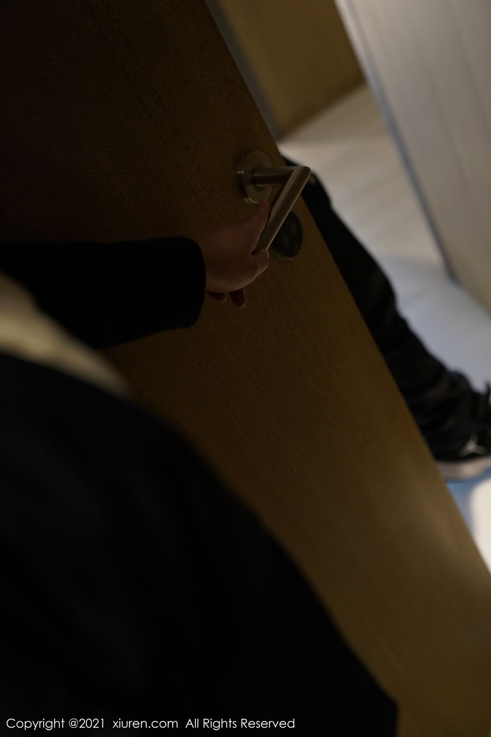 《秀人网 晓鱼酱 制服写真 VOL.3221》第36张，模特晓鱼酱，秀人网，制服主题，全套99张