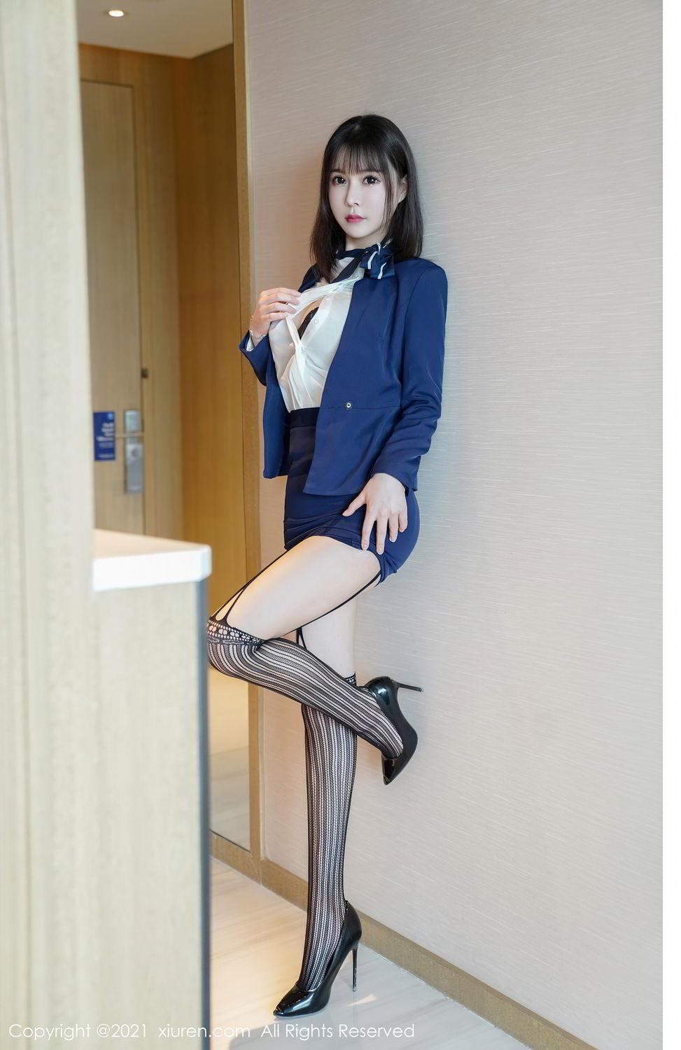 《秀人网 晓鱼酱 制服写真 VOL.3221》第42张,模特晓鱼酱,秀人网,制服主题,全套99张