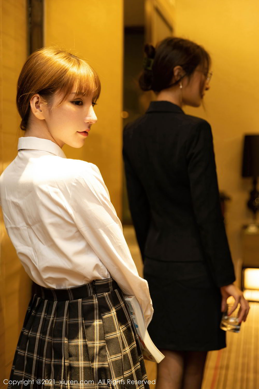 《秀人网 SOLO-尹菲(Solo Yifei) 制服写真 VOL.3269》第7张,模特SOLO-尹菲(Solo Yifei),秀人网,制服主题,全套88张
