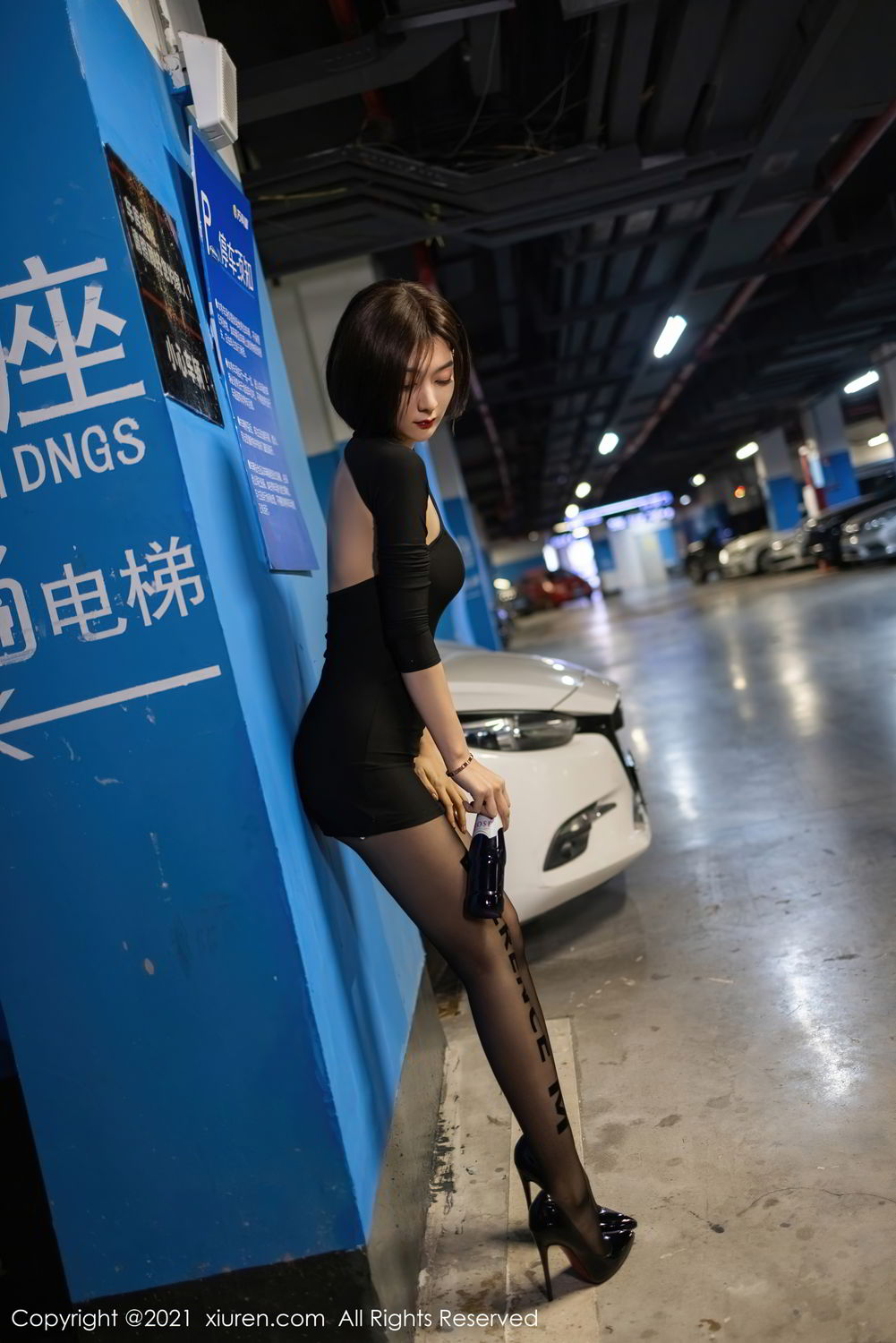 《秀人网 小琪(desertrmb) 制服写真 VOL.3264》第1张,模特小琪(desertrmb),秀人网,制服主题,全套48张