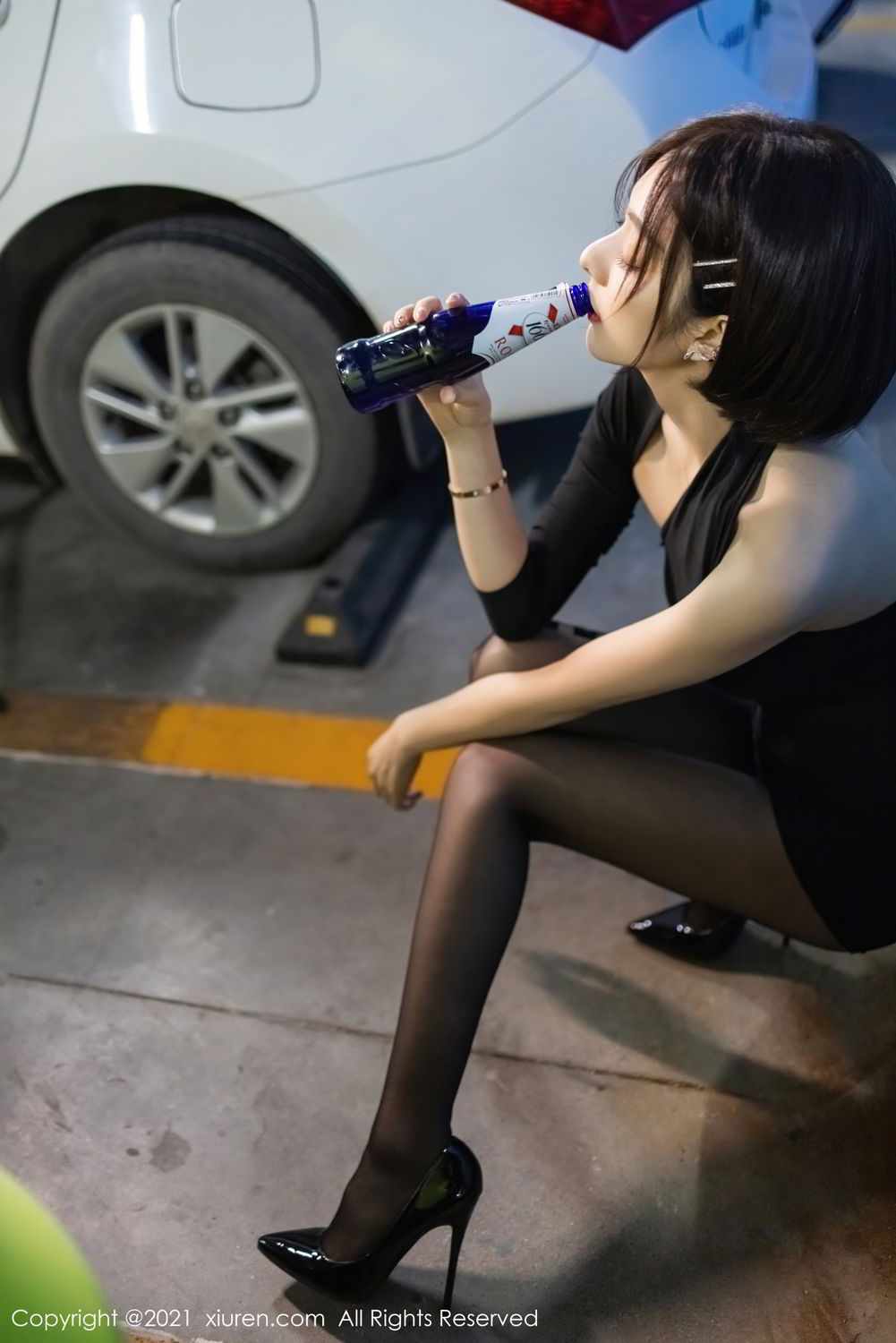 《秀人网 小琪(desertrmb) 制服写真 VOL.3264》第9张，模特小琪(desertrmb)，秀人网，制服主题，全套48张