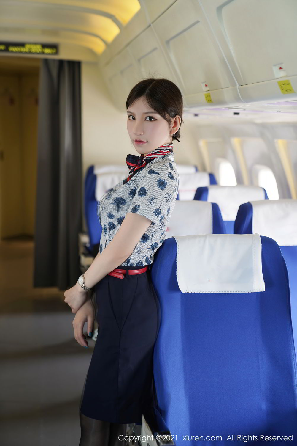 《秀人网 周于希dummy(Dummy Zhou) 制服写真 VOL.3274》第8张，模特周于希dummy(Dummy Zhou)，秀人网，制服主题，全套96张