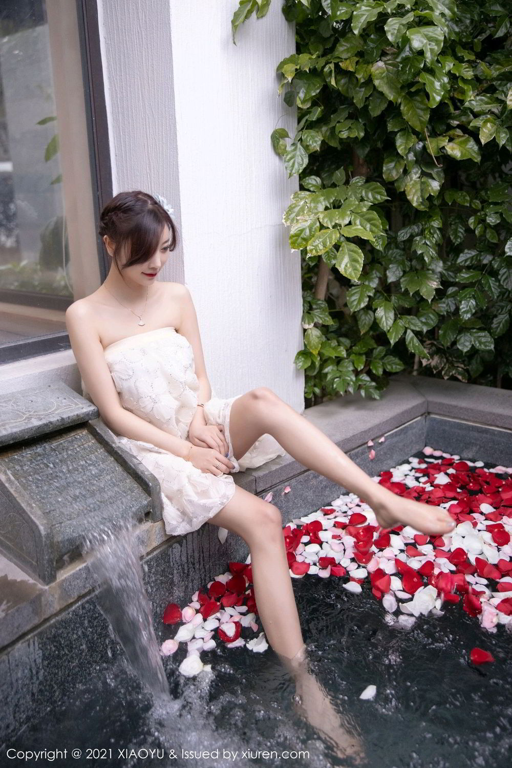 《语画界 杨晨晨 制服写真 VOL.528》第9张,模特杨晨晨,语画界,制服主题,全套53张