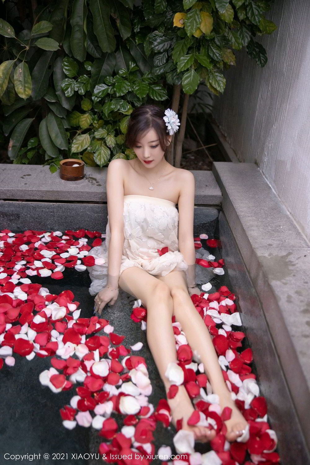 《语画界 杨晨晨 制服写真 VOL.528》第13张,模特杨晨晨,语画界,制服主题,全套53张