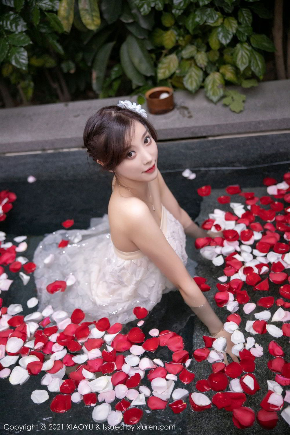 《语画界 杨晨晨 制服写真 VOL.528》第14张,模特杨晨晨,语画界,制服主题,全套53张