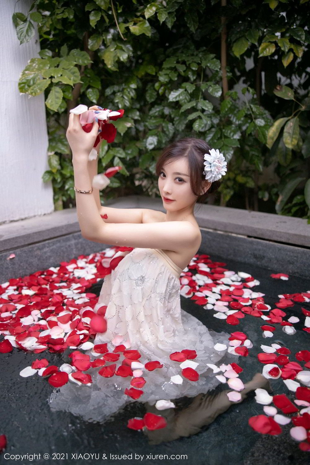 《语画界 杨晨晨 制服写真 VOL.528》第16张,模特杨晨晨,语画界,制服主题,全套53张
